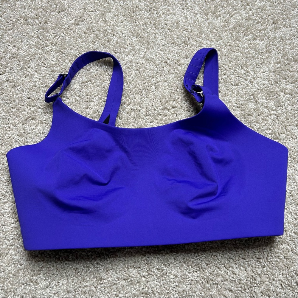 Lululemon Booby Bracer (D-E cup)